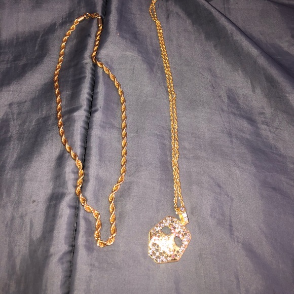 Gold chain mask - Picture 3 of 4